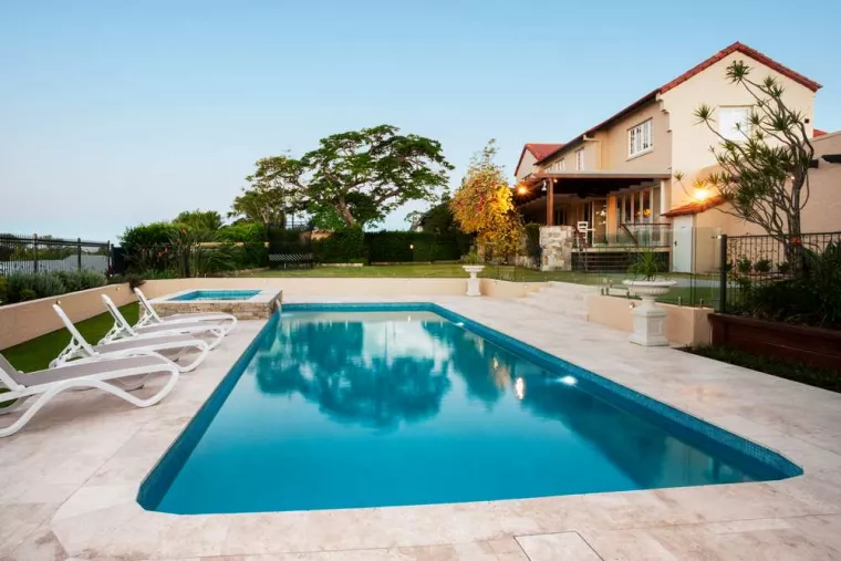 Changement eau piscine creusée avec liner, Savigny, ALGA PISCINE